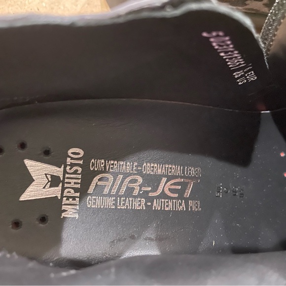 Mephisto Shamira Ankle Bootie size 8. - Picture 4 of 13